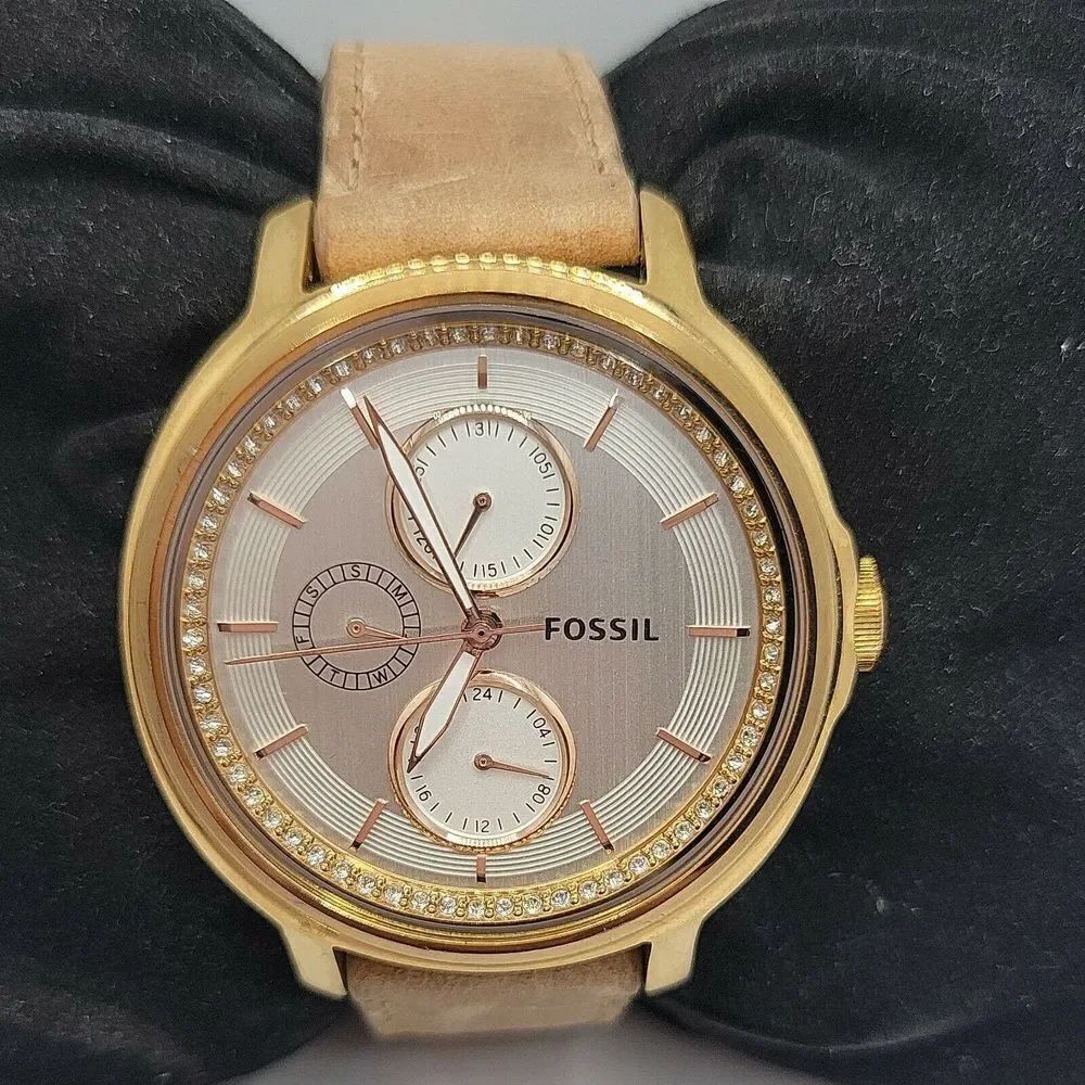 Fossil Chelsey ES3358 Women's Beige Leather Silver Analog Dial Quartz Watch DE24